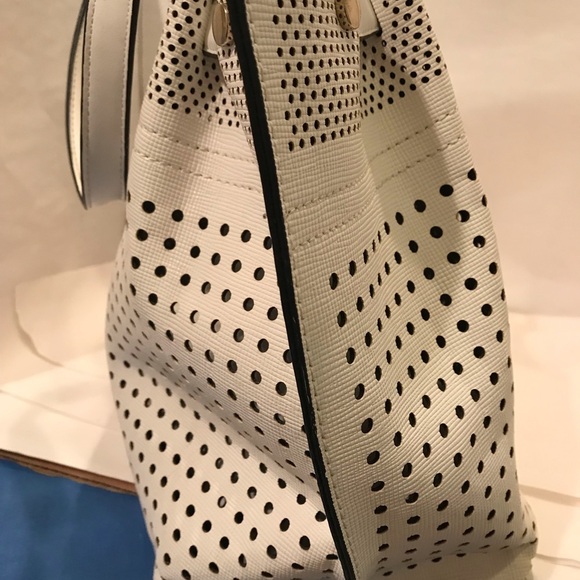 White Shoulder Bag - Picture 4 of 5